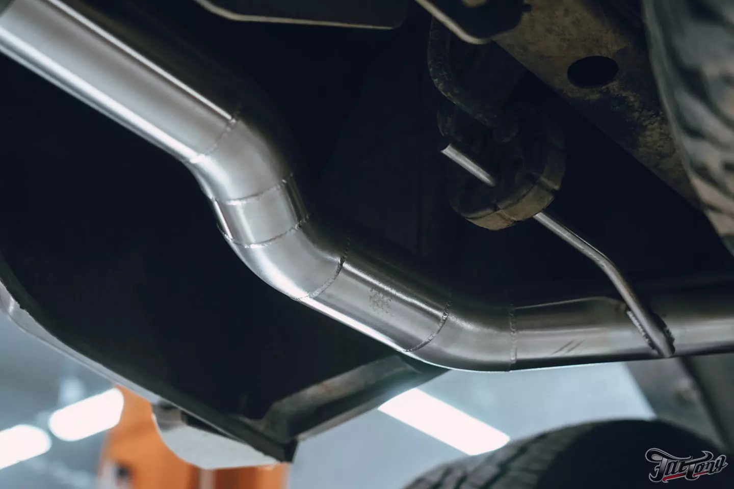 Построили выхлопную систему на RAM 1500 для MEATBROTHERS